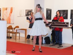 Fashion Show in der Contemplor Galerie Wien am 14. 03. 2024